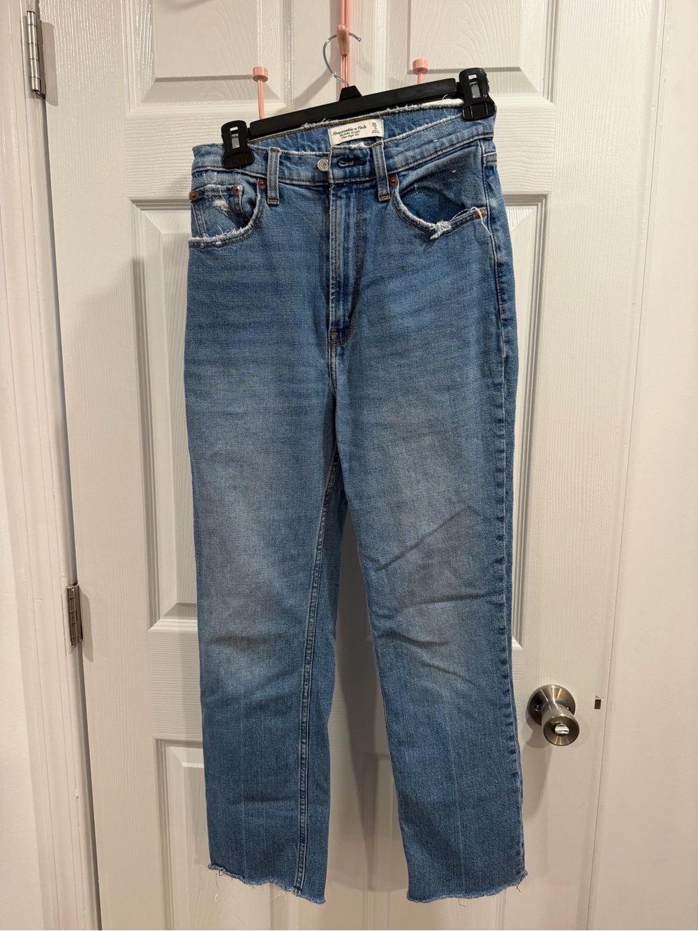 Abercrombie & Fitch Ultra High Rise Ankle Straight Jeans Size 26 / 2 Distressed